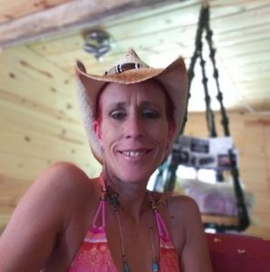 Meet your Posher, Dana